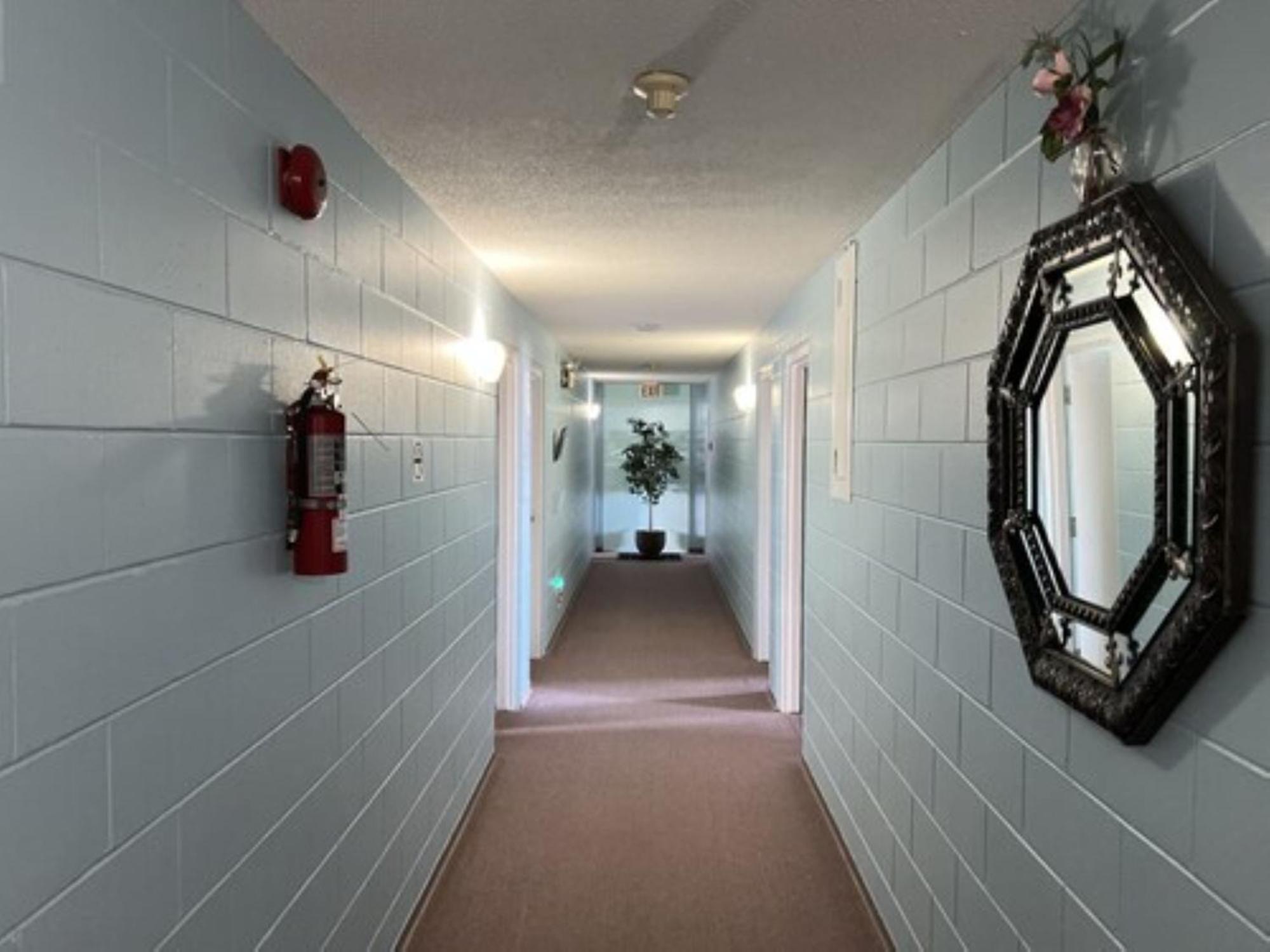 Earlton Motel Экстерьер фото